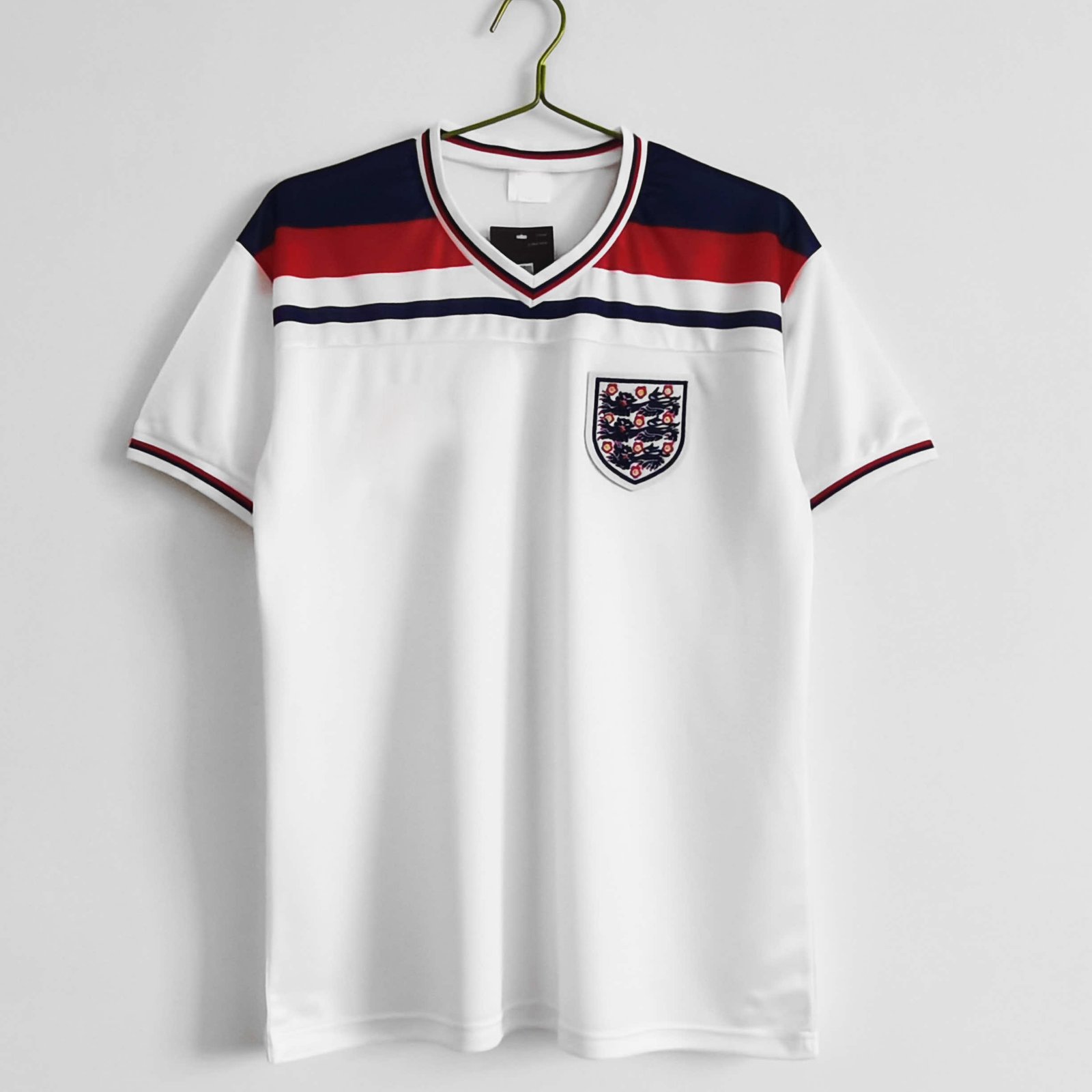 0bc2b71eb4 1982 season England home retro Fan version - الصورة 1