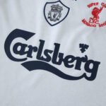 ⁦0102 Liverpool F.C. away retro Kids kit⁩ - الصورة ⁦2⁩