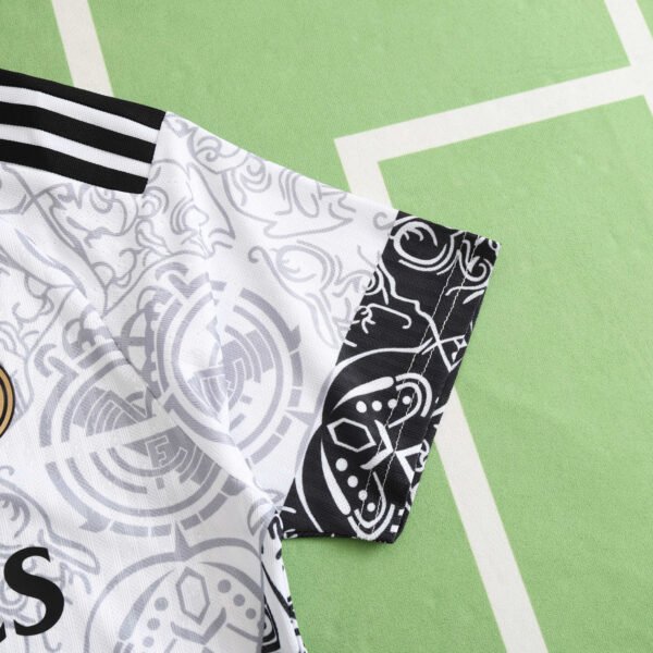 2425 Real Madrid the year of the Loong Special edition Player version – Image 4