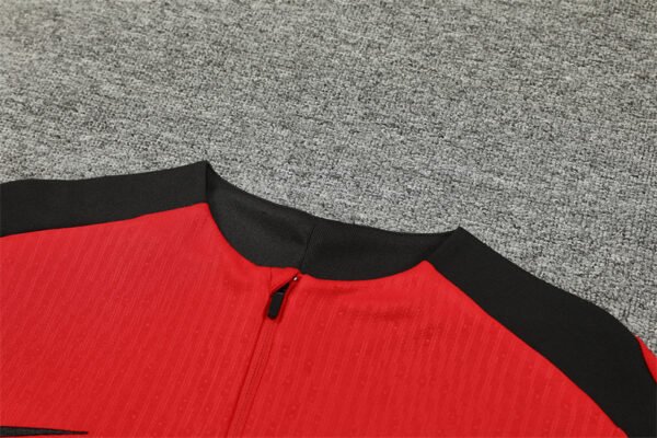 2425 Liverpool F.C. red Training suit set Player version - Image 5