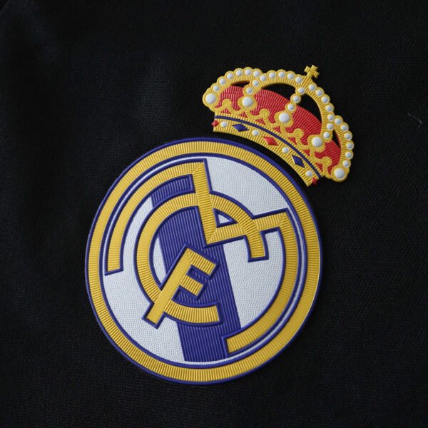 1112 Real Madrid CF goalkeeper retro Kids kit – Image 8