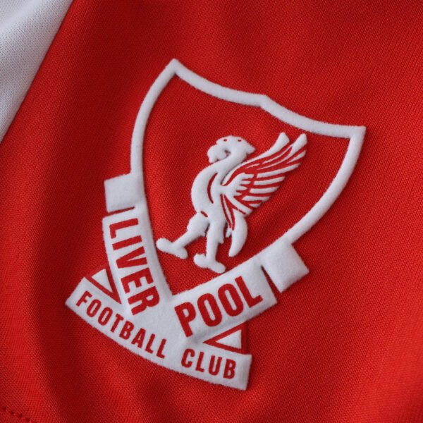 8991 Liverpool F.C. home retro Kids kit – Image 5