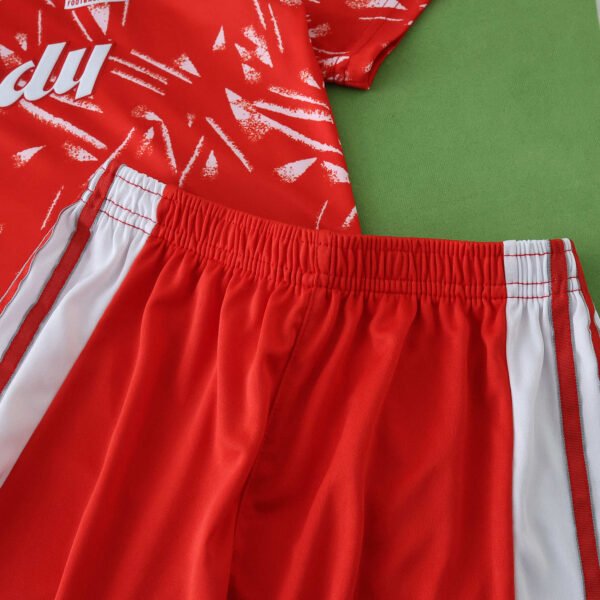 8991 Liverpool F.C. home retro Kids kit – Image 4