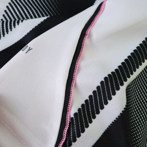 ⁦2526 season Juventus F.C. home Fan version⁩ - الصورة ⁦6⁩