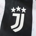 ⁦2425 Juventus F.C. Wear on both sides windbreaker⁩ - الصورة ⁦3⁩
