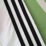 ⁦2425 Juventus F.C. Wear on both sides windbreaker⁩ - الصورة ⁦6⁩