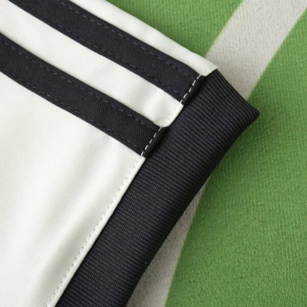 ⁦2425 season Juventus F.C. Training shirt Fan version⁩ - الصورة ⁦5⁩