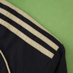 2526 Liverpool F.C. black windbreaker - 图片 4