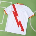 2526 season Rayo Vallecano home Fan version - Imagem 12