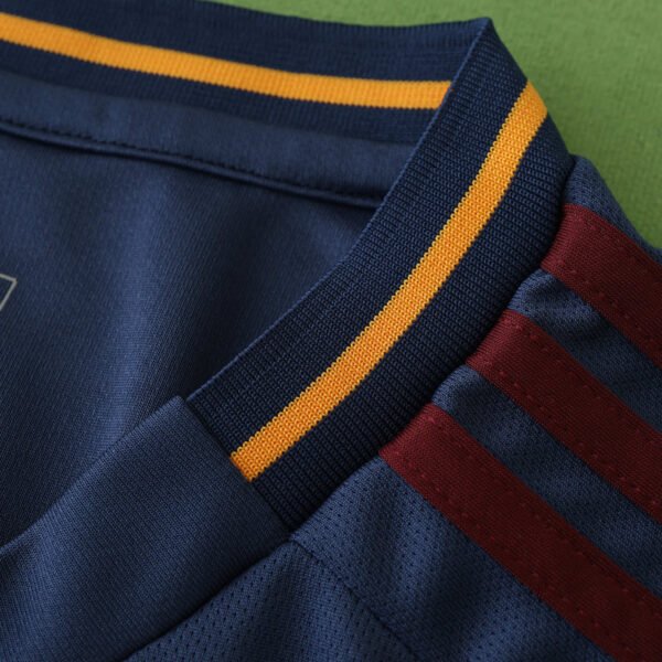 2425 season A.S. Roma third Fan version - Imagem 2