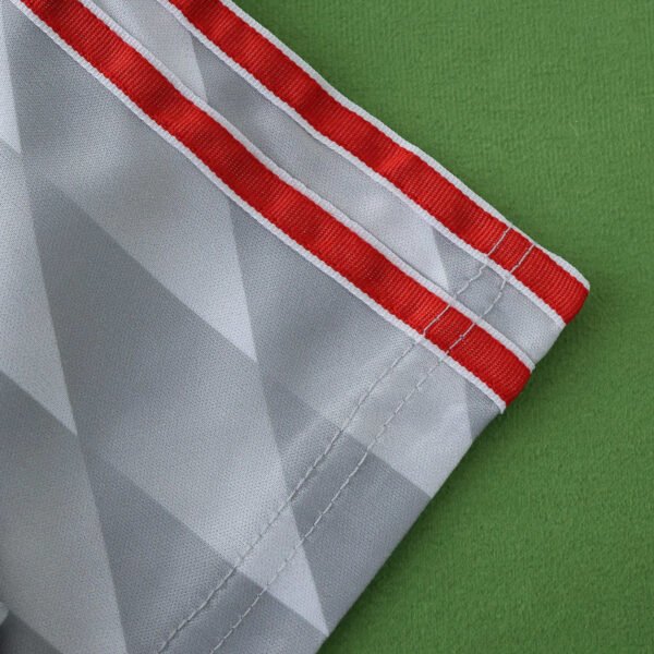 8991 Liverpool F.C. away retro Kids kit – Image 4