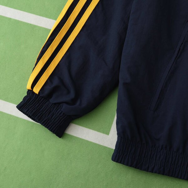 2425 Real Madrid CF Wear on both sides windbreaker - Imagem 7