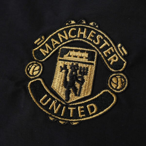 ⁦2425 Manchester United F.C. Wear on both sides windbreaker⁩ - الصورة ⁦3⁩