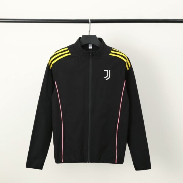 ⁦2526 season Juventus F.C. windbreaker⁩ - الصورة ⁦10⁩