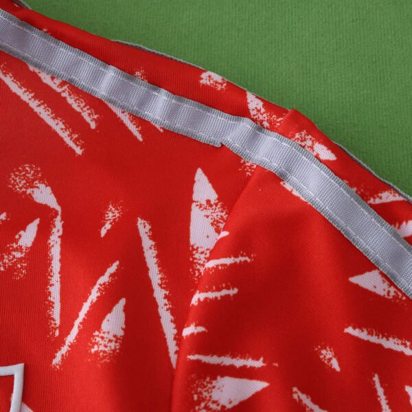 8991 Liverpool F.C. home retro Kids kit – Image 3