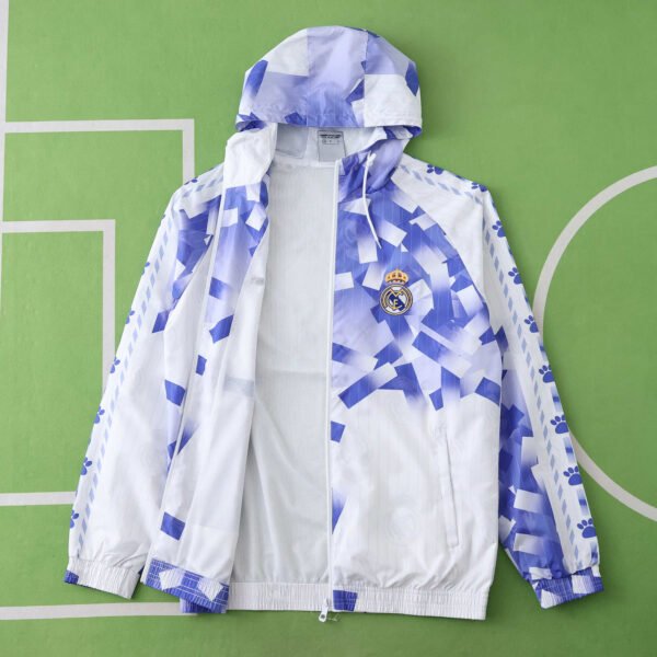 9697 Real Madrid CF Hooded windbreak - Image 4