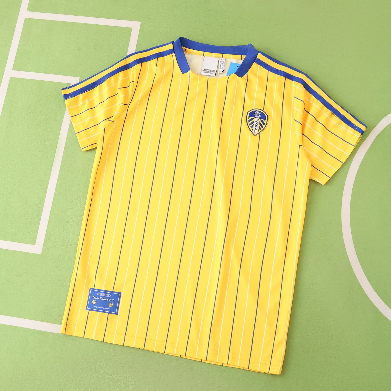 854e3e27c7-2 2526 season Leeds United F.C. Concept versionRetro T-shirt - Billede 1