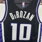 NBA Sacramento Kings 10#DEROZAN - immagine 5
