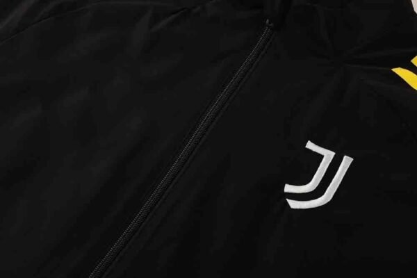 ⁦2526 season Juventus F.C. windbreaker⁩ - الصورة ⁦7⁩
