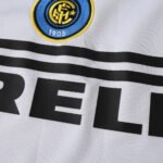 0405 F.C. Internazionale Milano away retro Fan version - Imagen 3