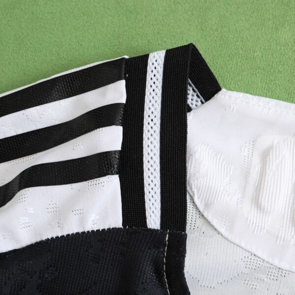 2425 season Juventus home Player version - Billede 2