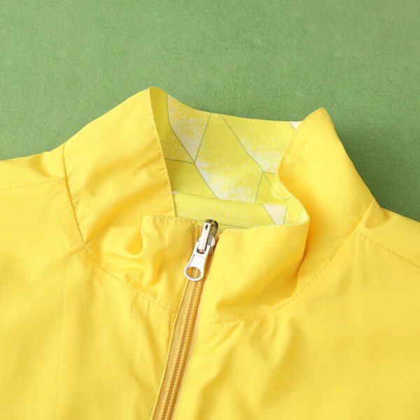 ⁦2425 Borussia Dortmund Wear on both sides windbreaker⁩ - الصورة ⁦4⁩