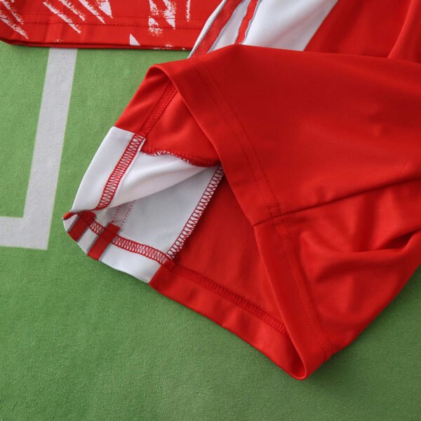8991 Liverpool F.C. home retro Kids kit – Image 6