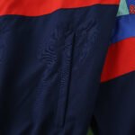 2526  FC Barcelona / Barça Hooded windbreaker - Imagem 10