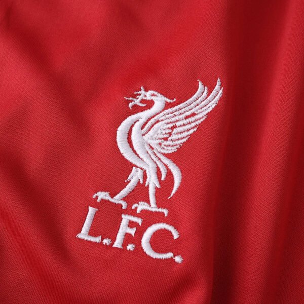 2526 season Liverpool F.C. home shorts – Bild 2