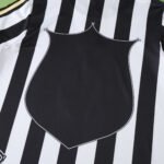 ⁦9799 season Newcastle United F.C. home retro Fan version⁩ - الصورة ⁦11⁩