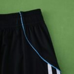 ⁦2526 season Newcastle United F.C. home shorts⁩ - الصورة ⁦3⁩