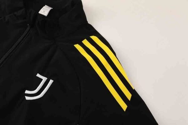 ⁦2526 season Juventus F.C. windbreaker⁩ - الصورة ⁦8⁩