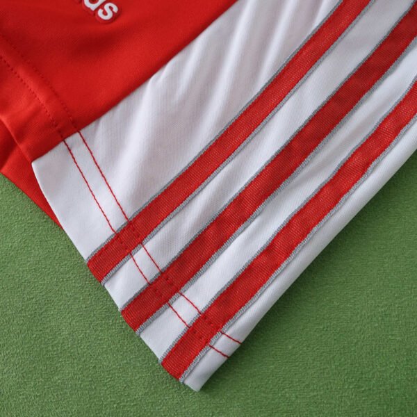 8991 Liverpool F.C. home retro Kids kit – Image 7