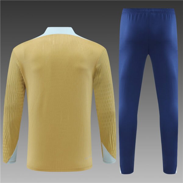 2425 France golden Training suit set Player version - Imagen 7