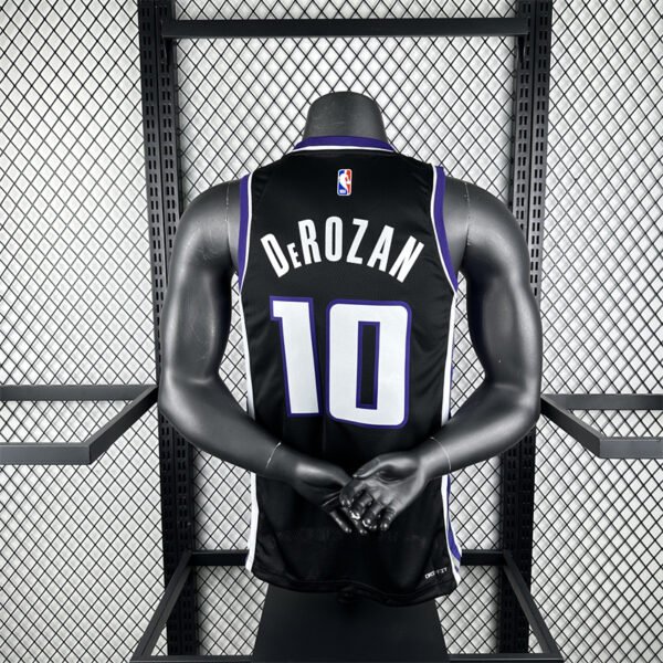 NBA Sacramento Kings 10#DEROZAN - immagine 2