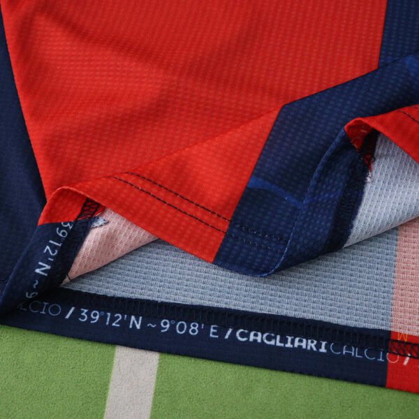 2526 season Cagliari Calcio home Fan version - Imagem 11