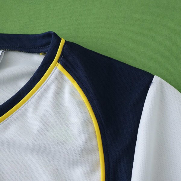 ⁦0102 Liverpool F.C. away retro Kids kit⁩ - الصورة ⁦7⁩