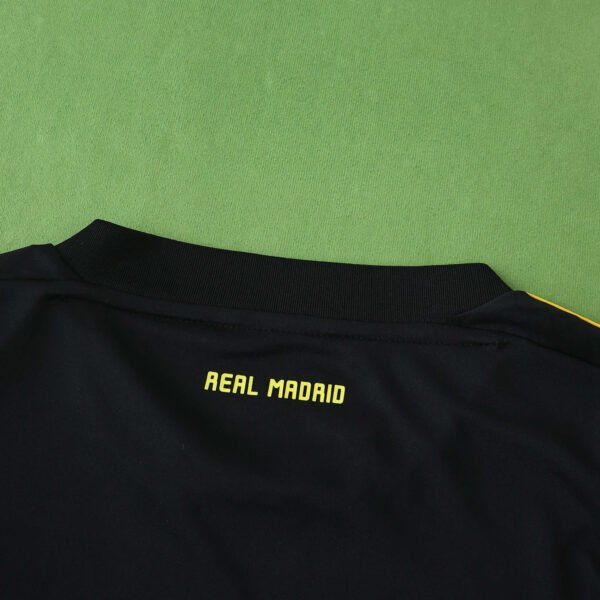 1112 Real Madrid CF goalkeeper retro Kids kit – Image 11