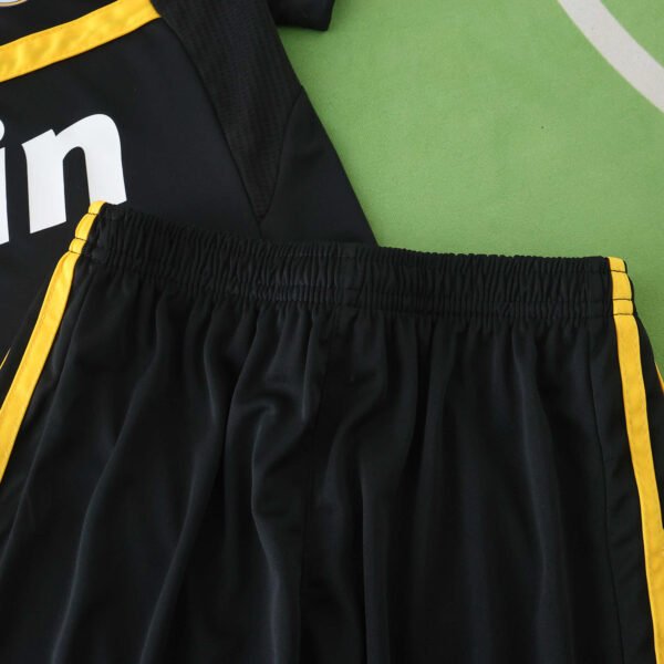 1112 Real Madrid CF goalkeeper retro Kids kit – Image 7