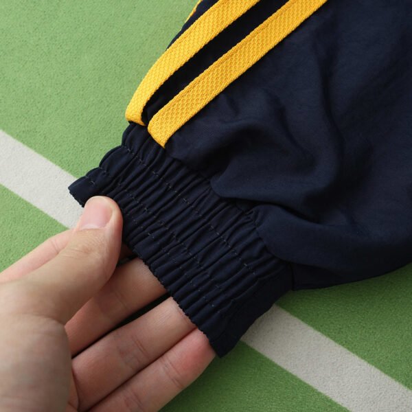 2425 Real Madrid CF Wear on both sides windbreaker - Imagem 8