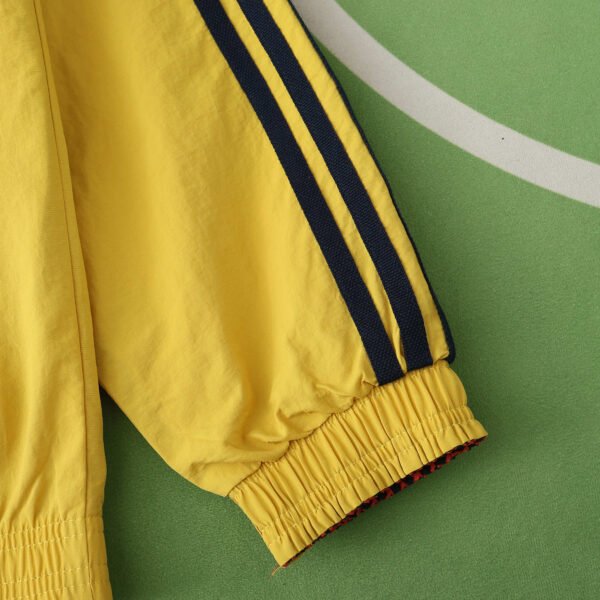 2425 Real Madrid CF Wear on both sides windbreaker - Imagem 6