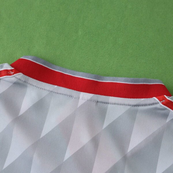 8991 Liverpool F.C. away retro Kids kit – Image 8