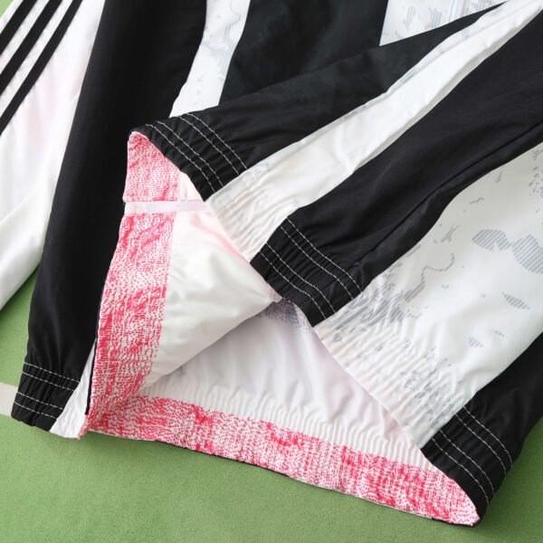 ⁦2425 Juventus F.C. Wear on both sides windbreaker⁩ - الصورة ⁦8⁩