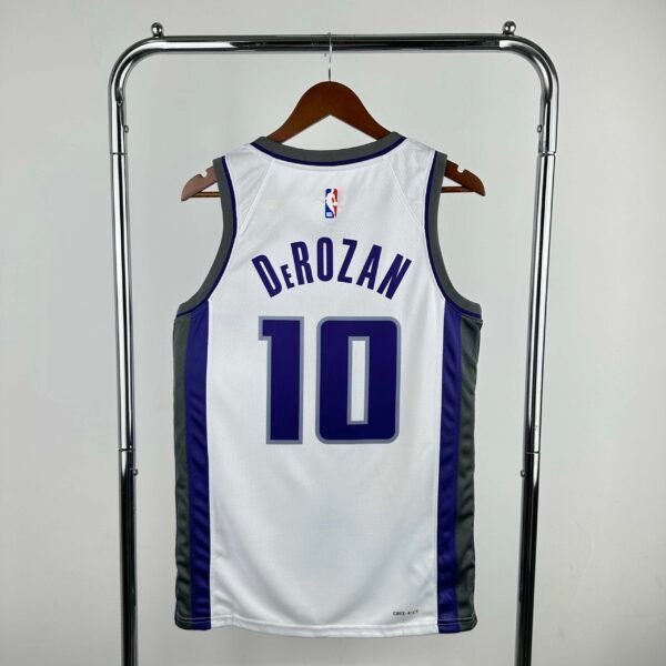 NBA Sacramento Kings 10#DEROZAN - immagine 7