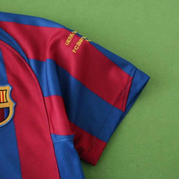 0506 FC Barcelona / Barça home retro Kids kit - Imagem 7