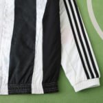 ⁦2425 Juventus F.C. Wear on both sides windbreaker⁩ - الصورة ⁦4⁩