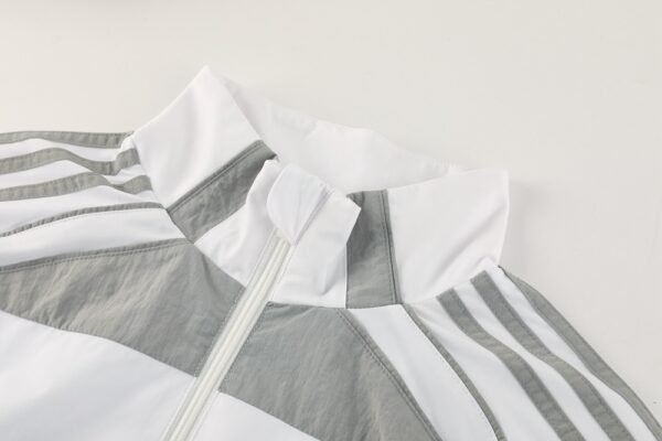 2526 season Real Madrid CF windbreaker - Image 4