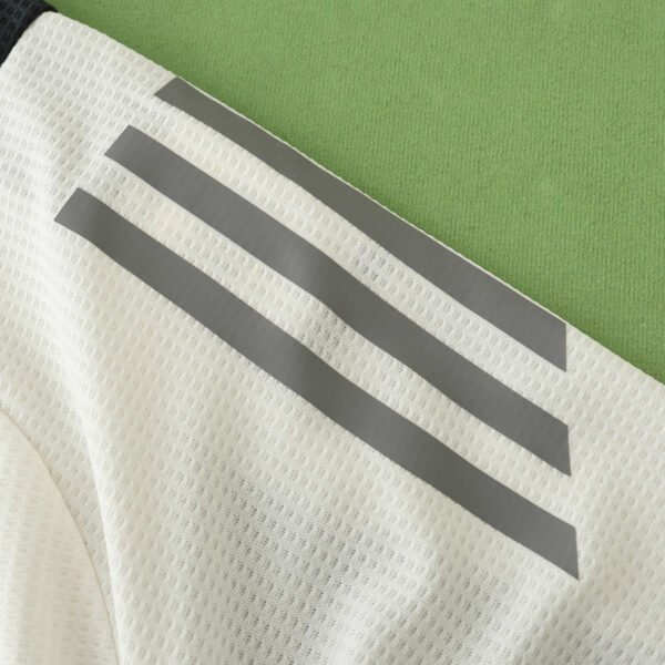 2425 Real Madrid CF Special Edition Player version - Afbeelding 4