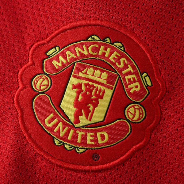 1011 Manchester United F.C. home retro Kids kit – Image 2
