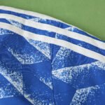 2425 Manchester United F.C. Wear on both sides windbreaker – Bild 11